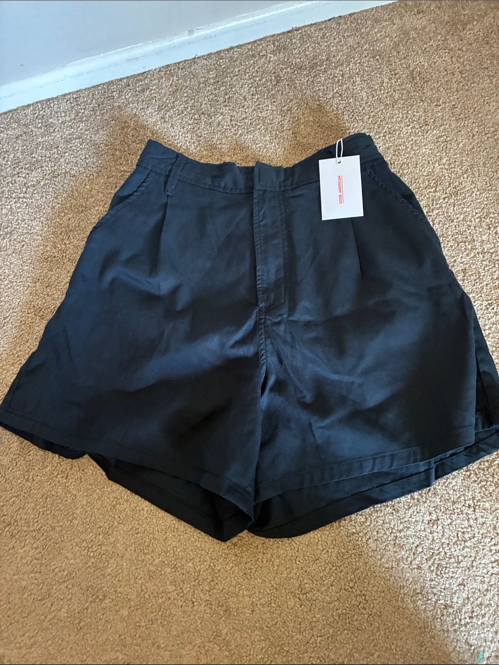 NWT Good American Black Drapey Trouser Shorts Pleated High Rise Lyocell size 2
